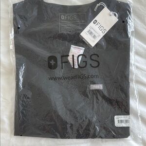 NWT FIGS Catarina One-Pocket Top